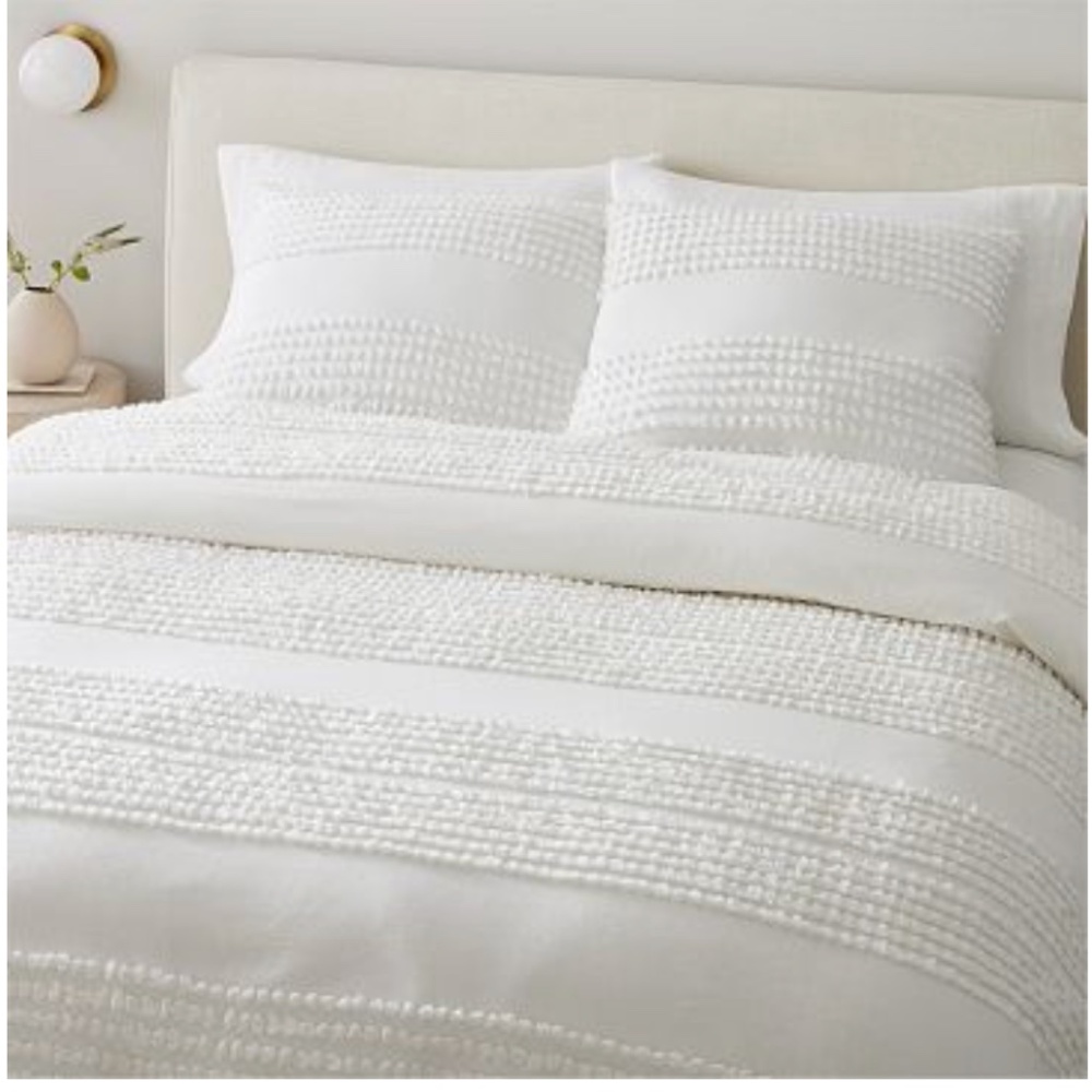Pre Owned West Elm Candlewick Duvet Queen Size